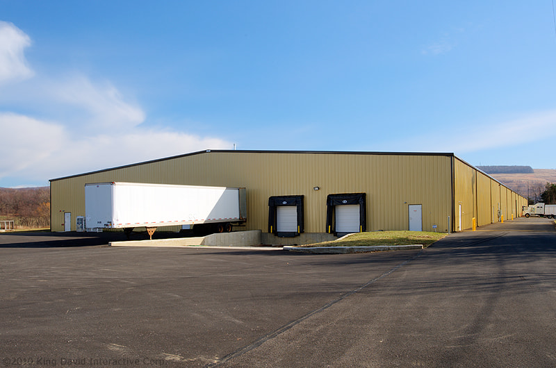 100-foot wide building with loading docks